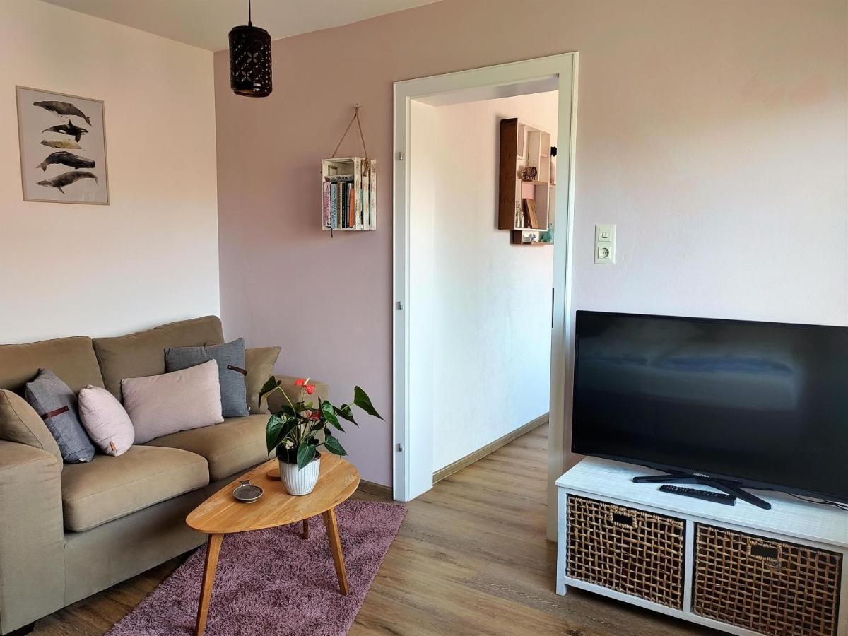 Ferienwohnung Alte Schule Ruhwarden Bagian luar foto