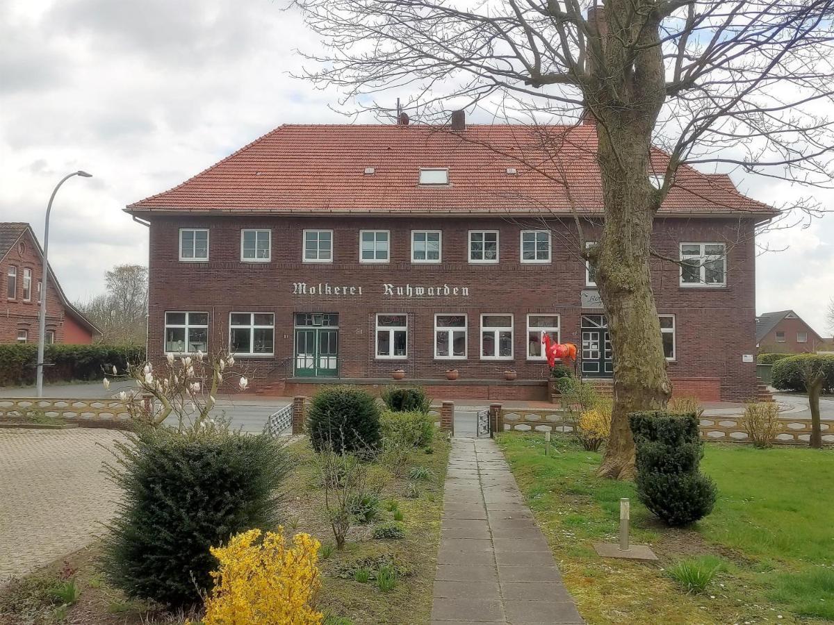 Ferienwohnung Alte Schule Ruhwarden Bagian luar foto
